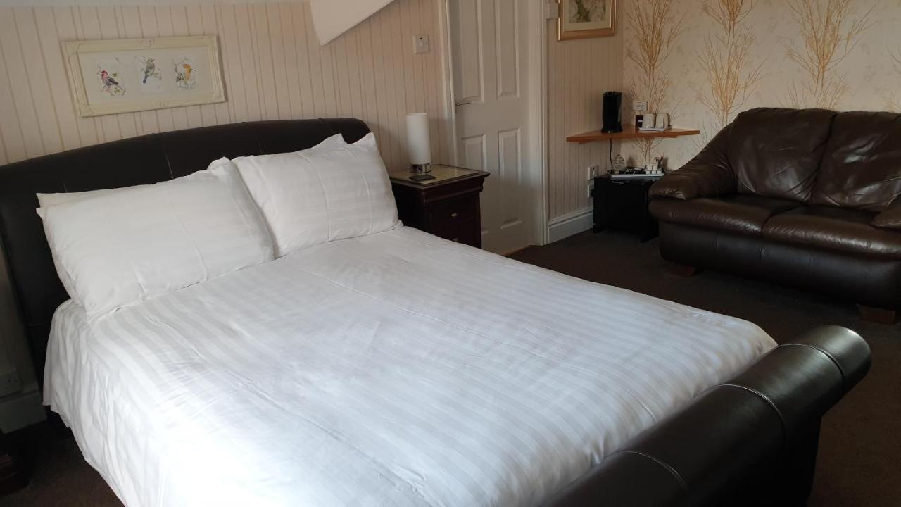 Colbourn Bed And Breakfast โคลวินเบย์ ภายนอก รูปภาพ
