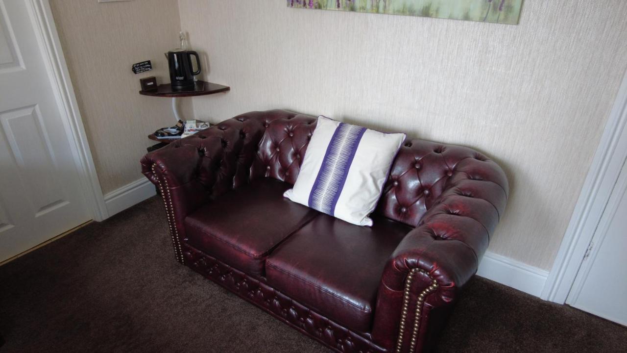 Colbourn Bed And Breakfast โคลวินเบย์ ภายนอก รูปภาพ