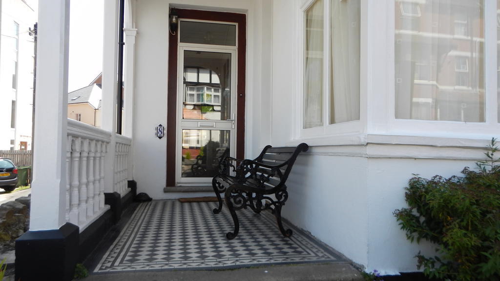 Colbourn Bed And Breakfast โคลวินเบย์ ภายนอก รูปภาพ