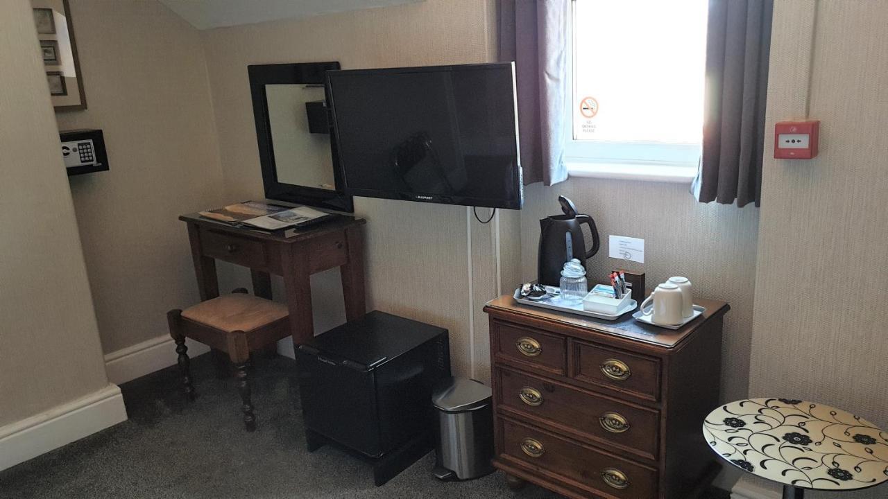 Colbourn Bed And Breakfast โคลวินเบย์ ภายนอก รูปภาพ